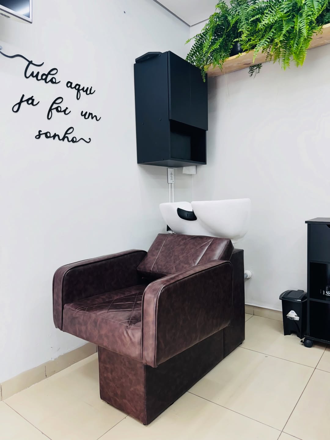 Detalhe do atendimento na barbearia
